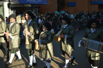 Foto - 12º Desfile Étnico-Cultural Arte e Folclore
