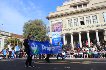 Foto - Desfile Cívico-Militar de Ijuí 2025