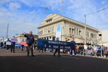 Foto - Desfile Cívico-Militar de Ijuí 2025