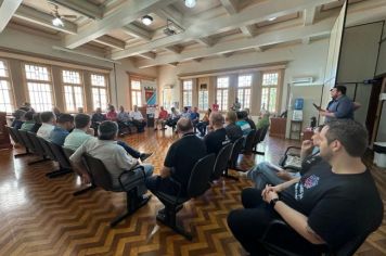 Foto - Reunião debate manutenção do comando dos Bombeiros em Ijuí