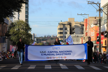 Foto - Desfile Cívico-Militar de Ijuí 2025