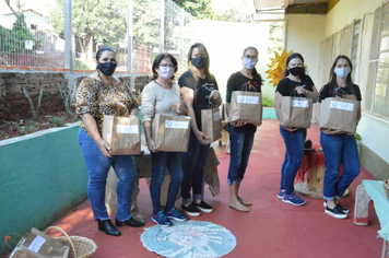 Foto - Escola Municipal Infantil Alvorada promove projetos para amenizar a saudade