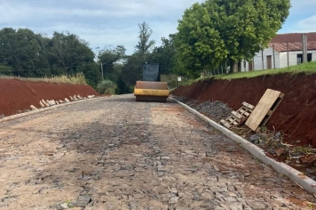 Prefeitura de Ijuí avança com pavimentação na Linha Base; obra beneficia moradores do Distrito de Barreiro