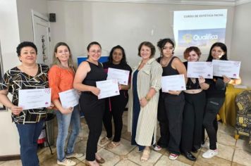 Qualifica mais forma mais um turma para o mercado de trabalho