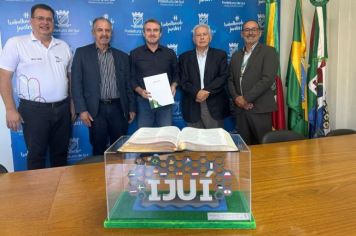 Governo Municipal se reúne com direção da Unicred