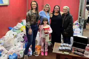 Ação solidária desenvolvida pela SMDS no Circo Fantástico arrecada 700kg de alimentos