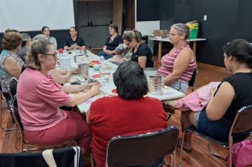 Equipe do Serviço Família Acolhedora faz divulgação do serviço