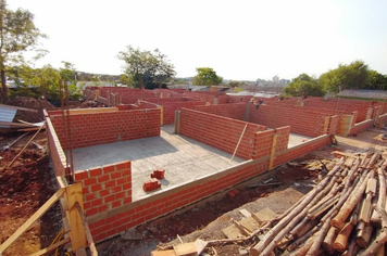 Prefeito Valdir Heck visita obra de ampliação da Escola Casa da Criança