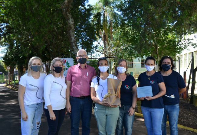 Smed encerra ano letivo com Drive Thru para escolas