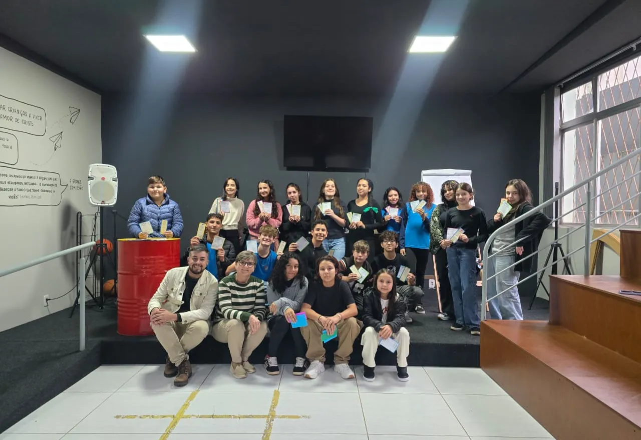 Representantes dos grêmios estudantis participam de roda de conversa sobre o ECA Digital