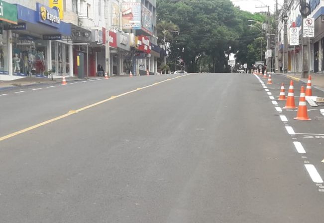 Coordenadoria de Trânsito sinaliza estacionamentos paralelos