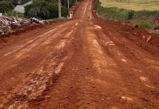 Chorão recebe calçamento!