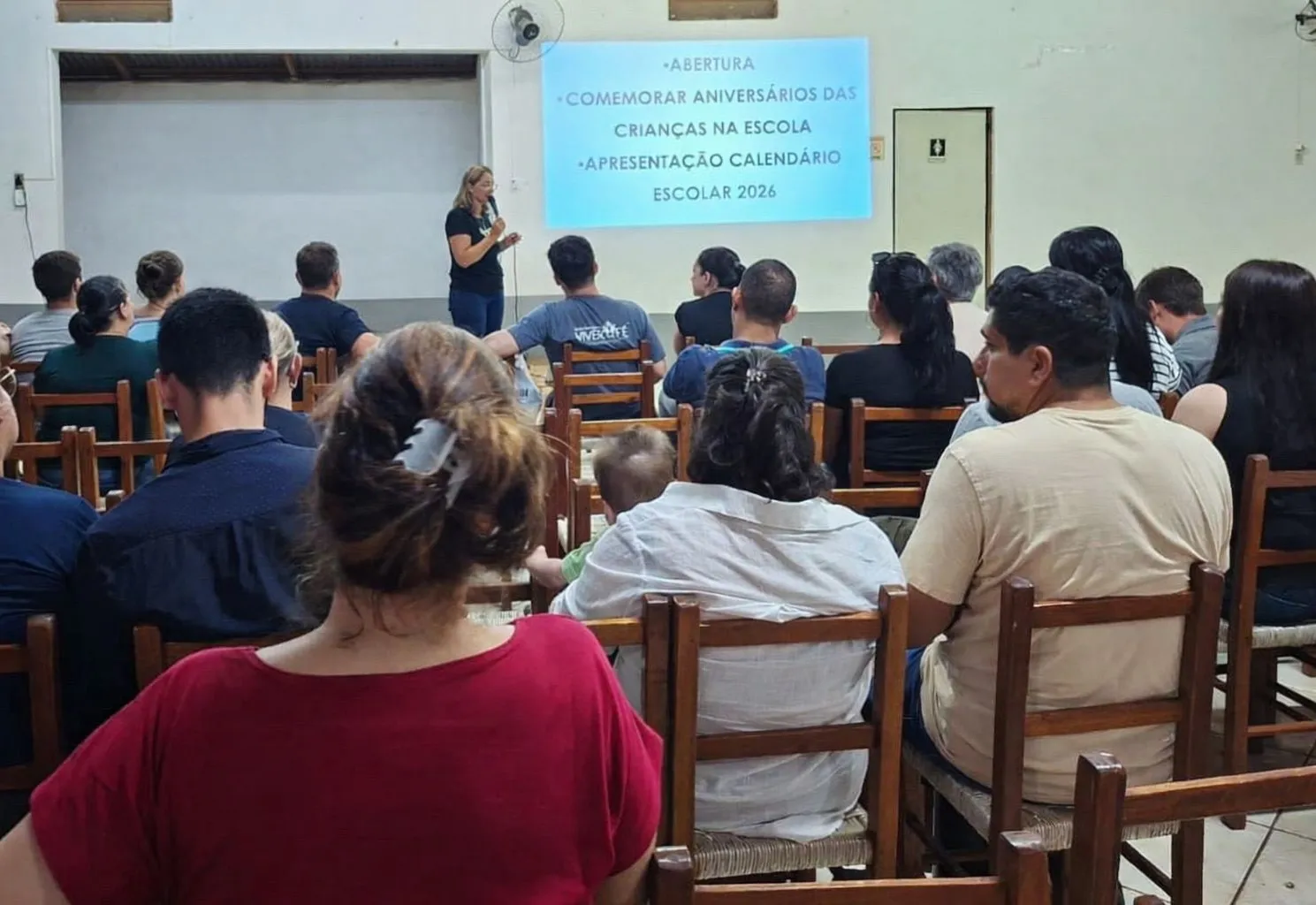 EMI Casa da Criança realiza reunião com famílias dos estudantes