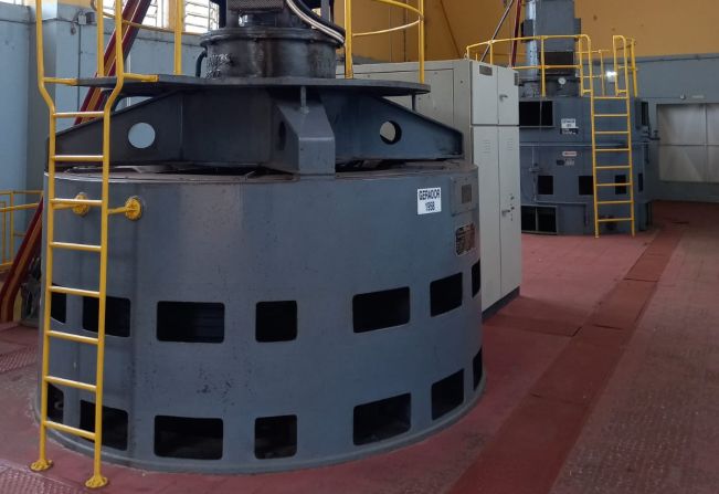 Um olho na turbina, outro no céu!