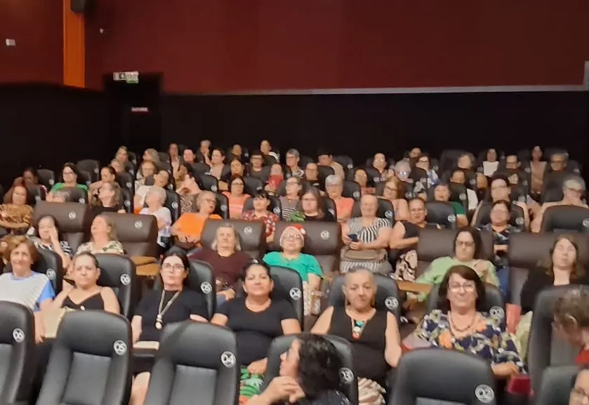 Clube de Mães prestigia sessão de Cinema