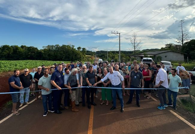 Poder Executivo inaugura estrada na Linha 6 Leste