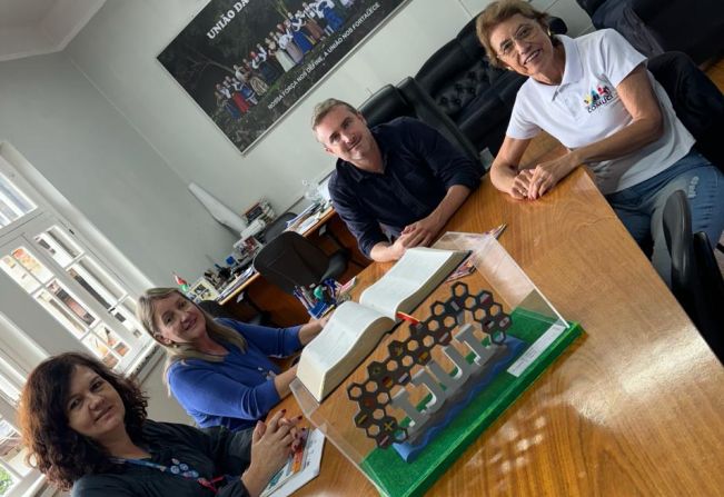 Governo Municipal recebe presidência do Comuci