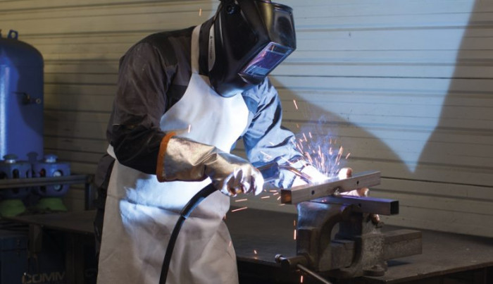 Prefeito Valdir Heck autoriza instalação de curso para soldador junto ao Senai