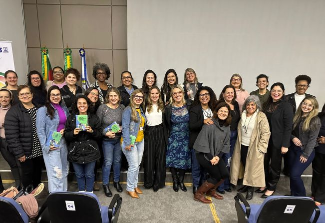 Equipe do Serviço Família Acolhedora de Ijuí participa de evento na Capital