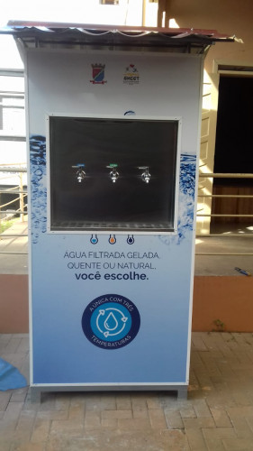 Espaço de Cultura e Lazer dispõe de totem com água fria e quente aos visitantes