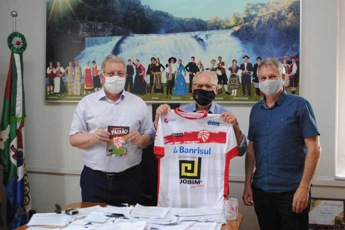 Presidente do Esporte Clube São Luiz realiza visita ao prefeito Valdir Heck 