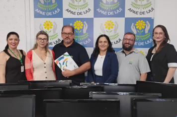 Secretaria de Desenvolvimento Social destina computadores à Apae