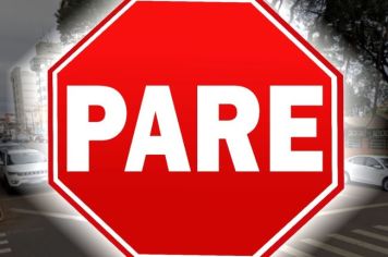 Pare! Observe e respeite a sinalização de trânsito