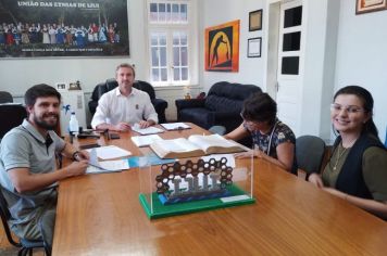 Prefeito Cossetin assina cedência de área para criação do Bosque da Memória de Ijuí