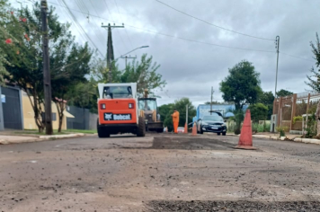 Smodutran realiza melhorias em vias de asfalto