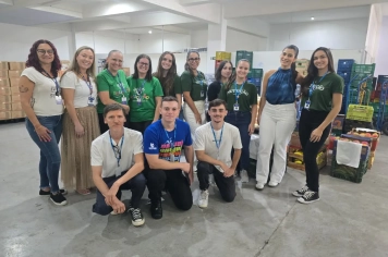 Estudantes de Nutrição da Unijuí visitam Centro de Distribuição de Alimentação Escolar de Ijuí