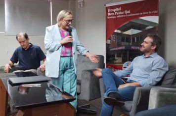 Assinatura de convênio garante microscópio oftalmológico ao HBP