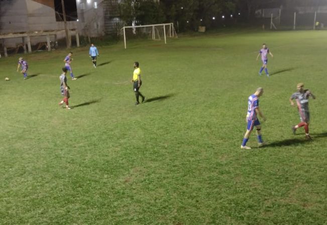Amador chega às semifinais