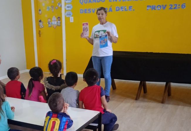 SMS realiza ação na escola Luiz Fogliatto