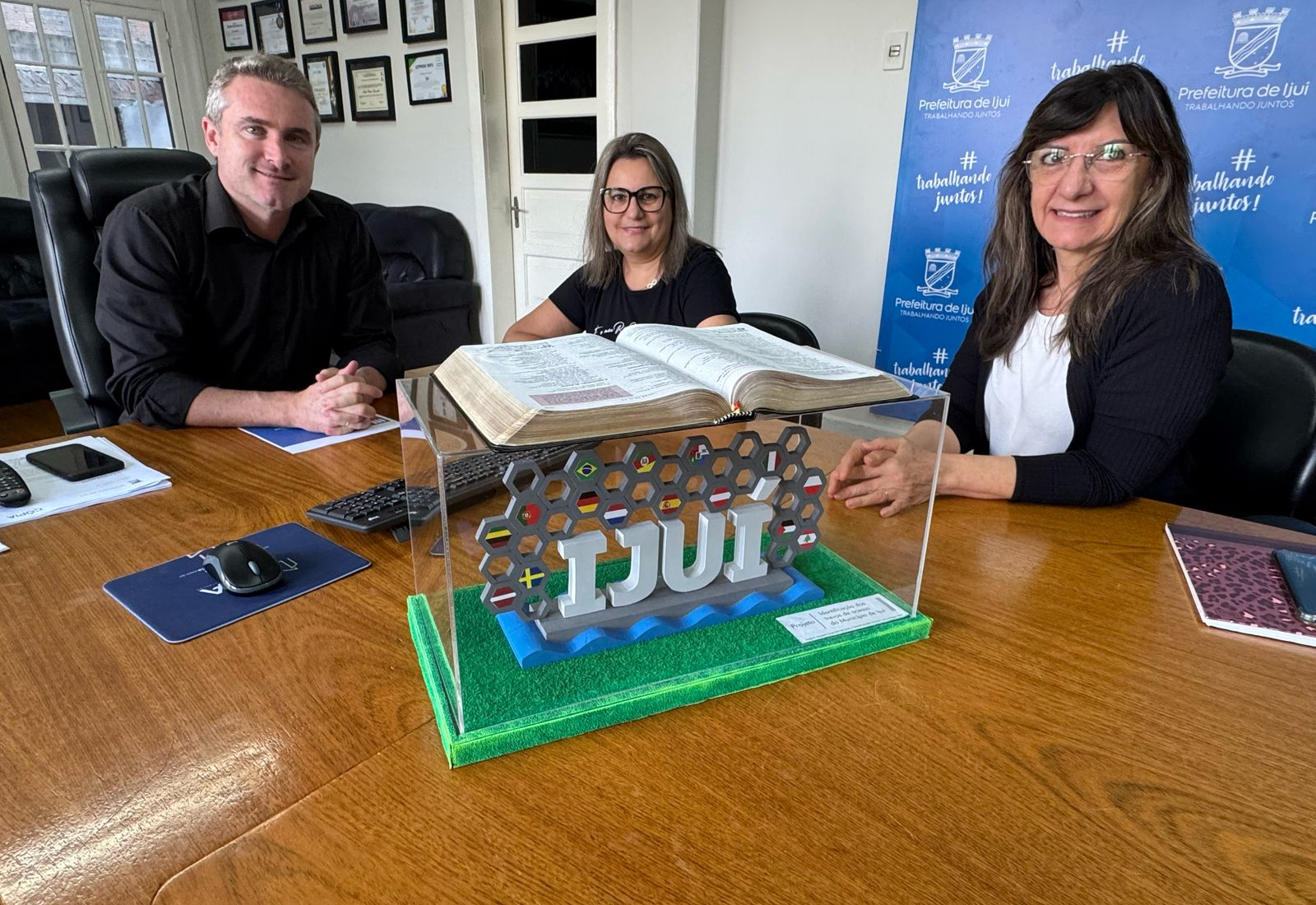 Selo Destaque Solidário é apresentado ao prefeito Andrei Cossetin