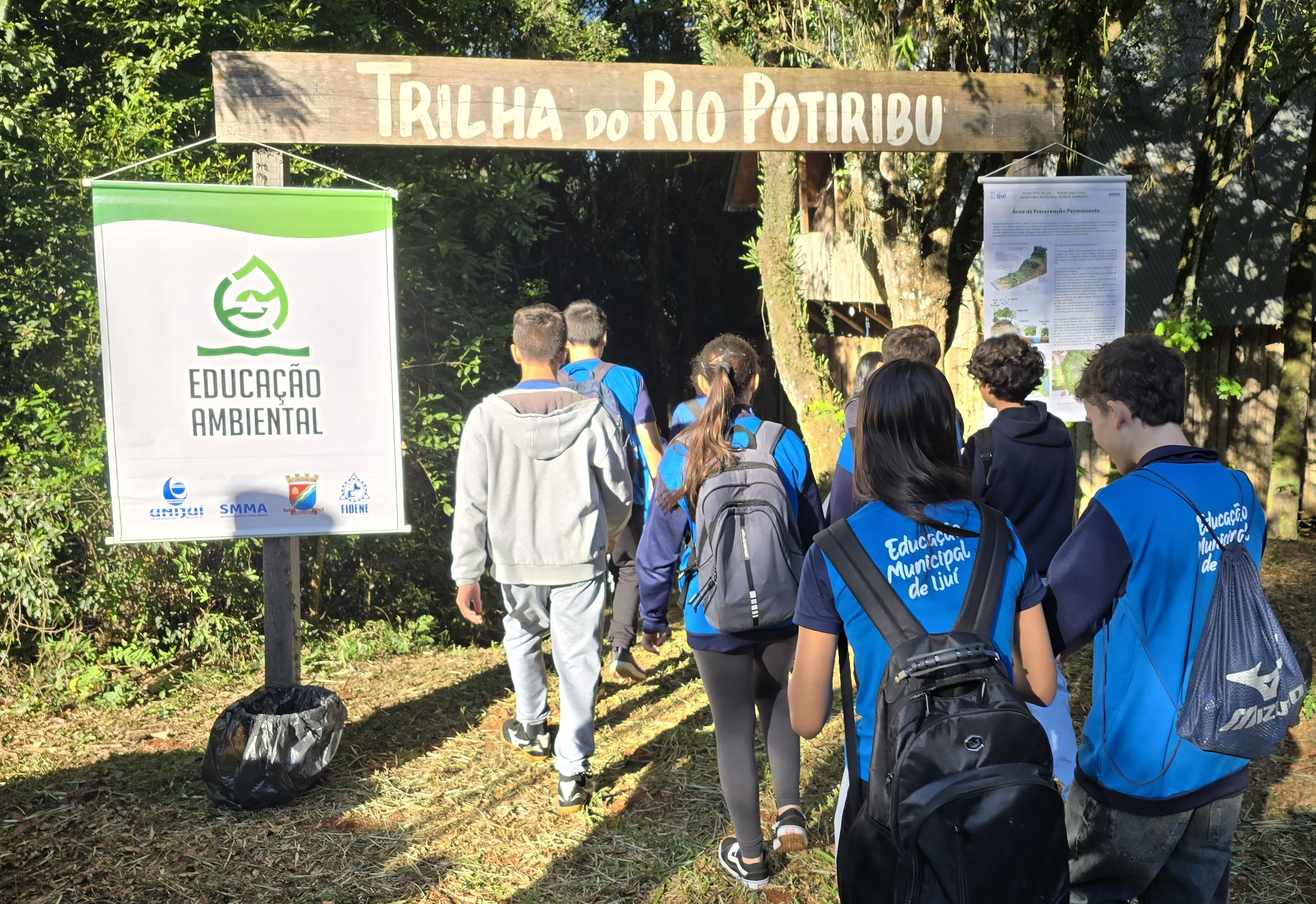 Secretaria de Meio Ambiente promove trilha ecológica no Rio Potiribu