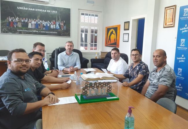 Prefeito Andrei Cossetin recebeu diretoria do bairro Tancredo Neves