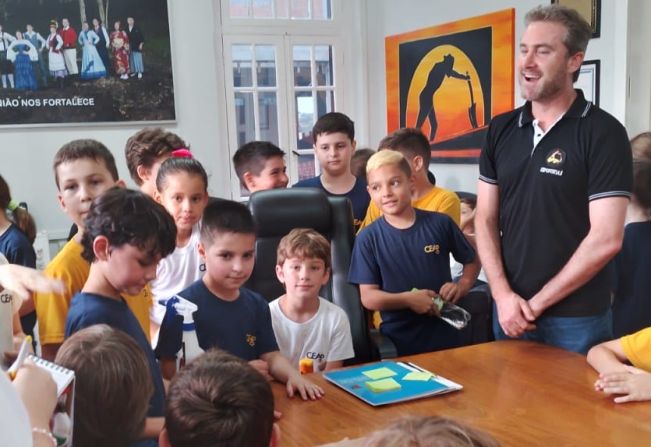 Prefeito Cossetin recebe alunos do Ceap