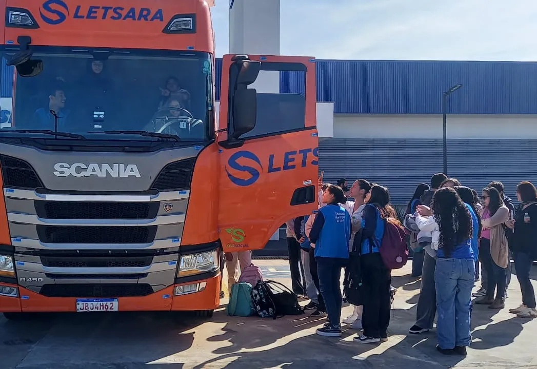 Estudantes da rede municipal participam do projeto Motorista do Futuro