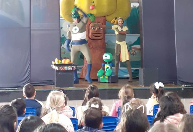 Teatro na escola!