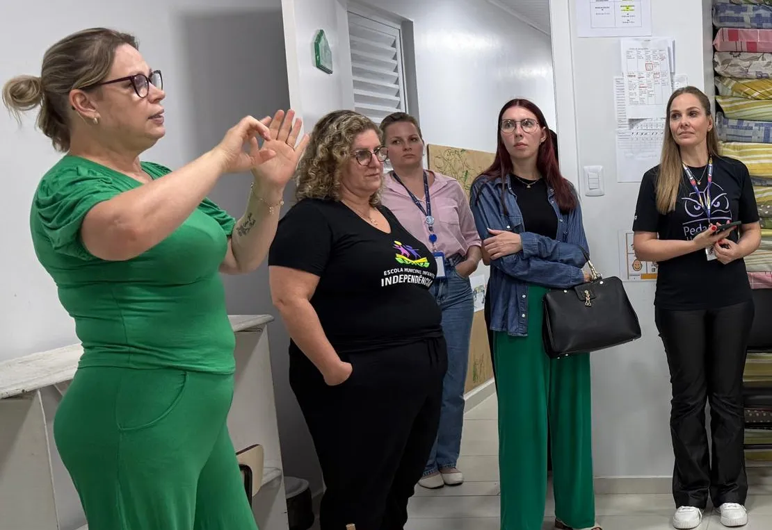 EMEITI Independência recebe acadêmicas de Pedagogia da Unijuí para visita pedagógica