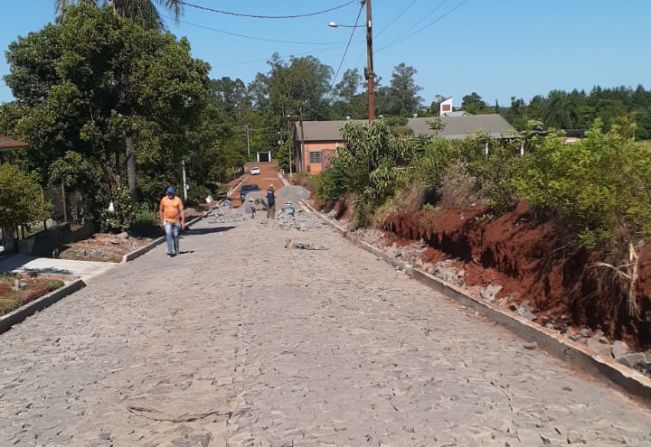 SMDR realiza obras de calçamento no interior