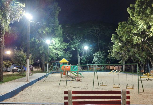 Brincando à noite!